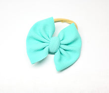 Load image into Gallery viewer, Sea Foam Big Bow &amp; Piggies