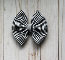 Load image into Gallery viewer, When Jack Met Sally BB Clips, Nylons &amp; Piggies