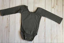 Load image into Gallery viewer, Gray Long Sleeved Leo