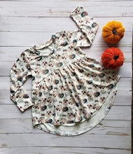 Load image into Gallery viewer, Thankful High Low Tunic