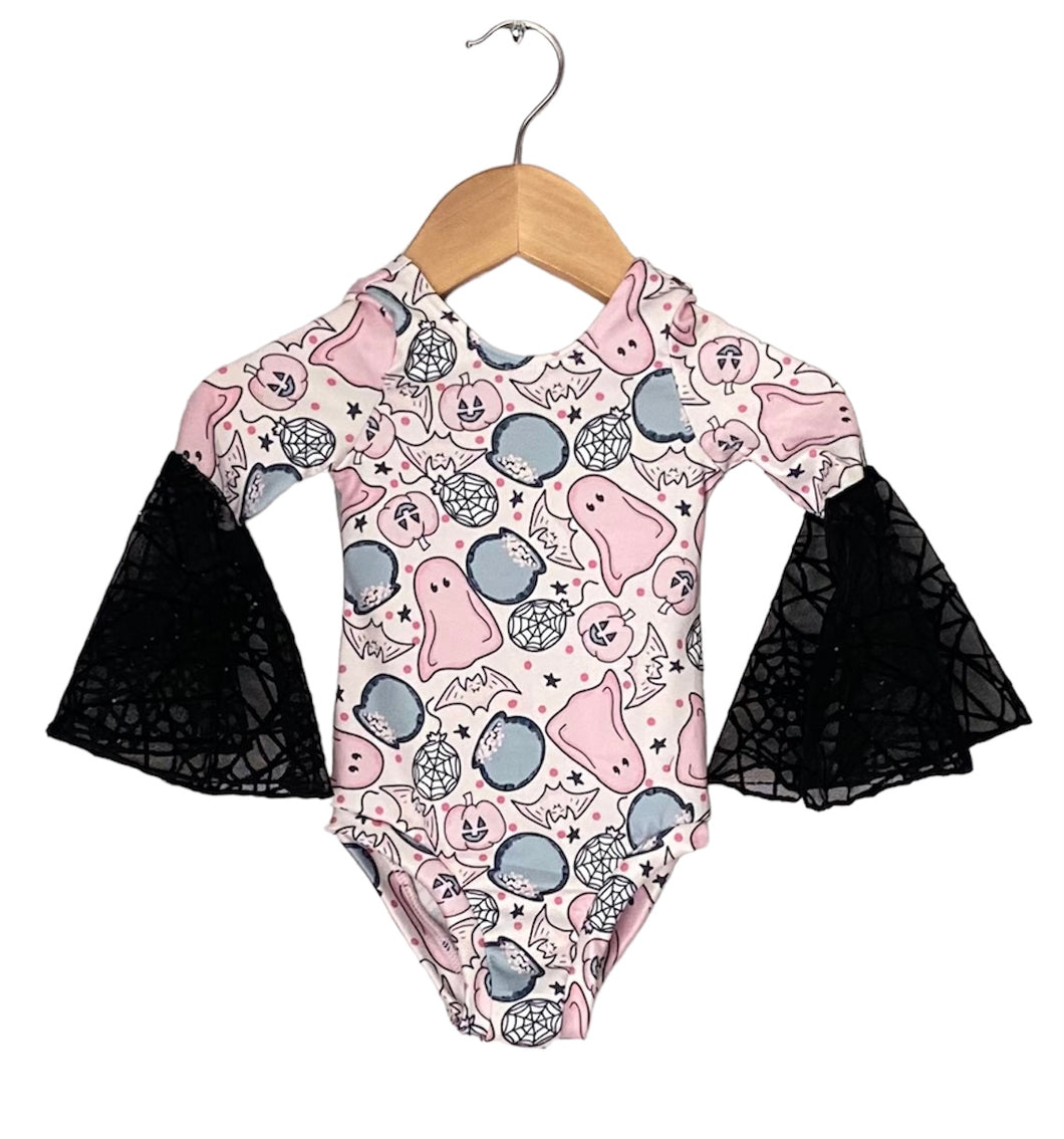 Lace Bell Sleeved Leo