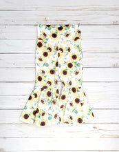 Load image into Gallery viewer, Sunflower Bells