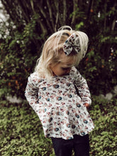 Load image into Gallery viewer, Thankful Long Sleeved Peplum