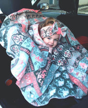 Load image into Gallery viewer, Hooded Car Seat Ponchos