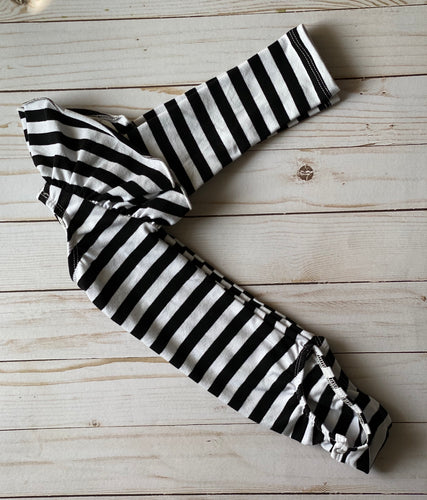Blk/ White Striped Long Flutter Sleeved Leo